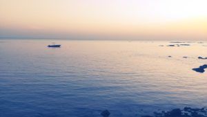 L'oceano atlantico visto dalla spiaggia di Saly